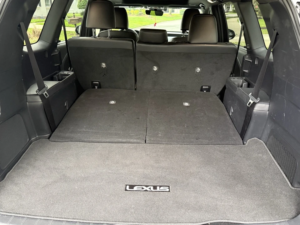 2024 Lexus - Image 17 of 31
