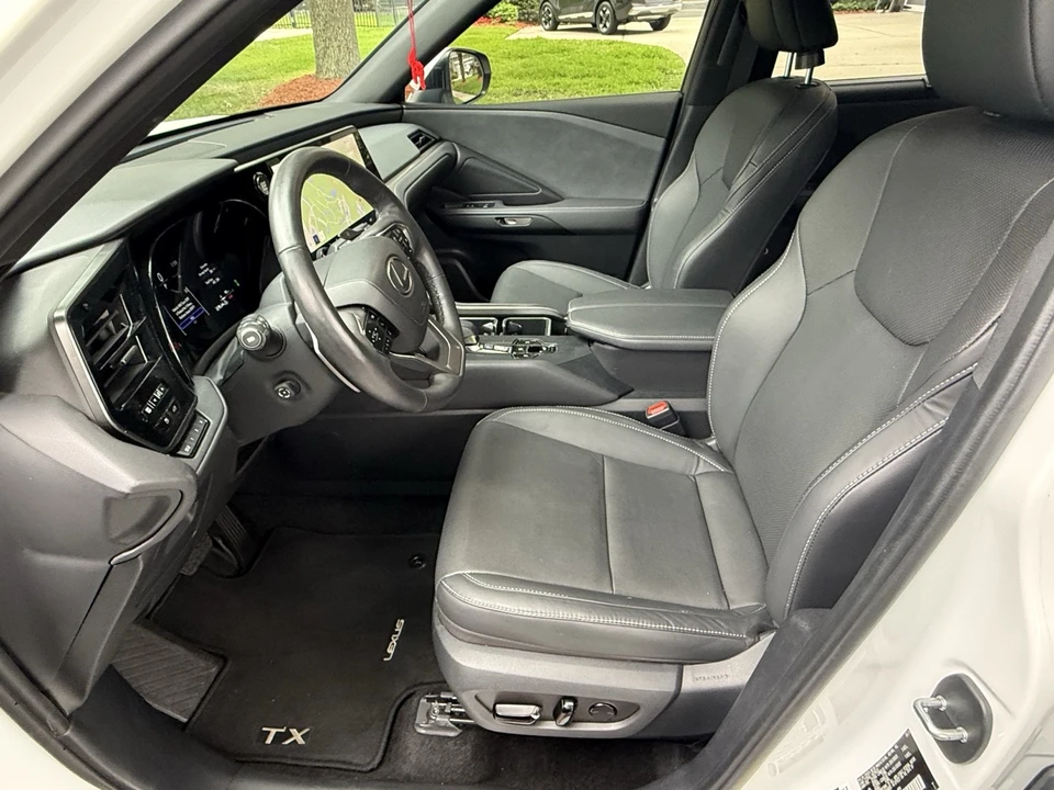 2024 Lexus - Image 27 of 31