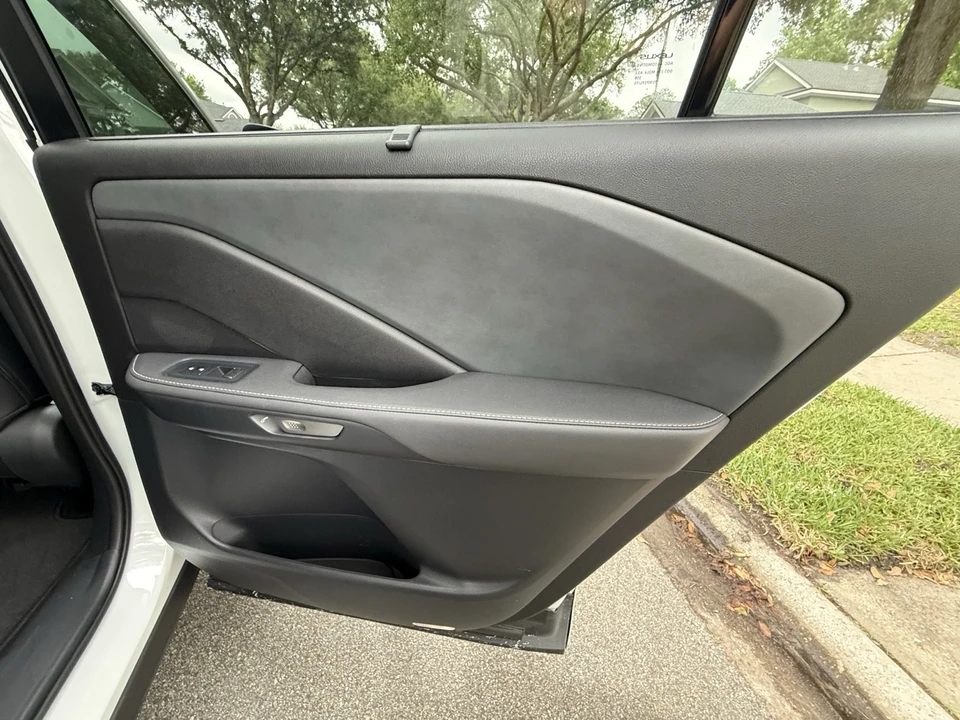 2024 Lexus - Image 21 of 31
