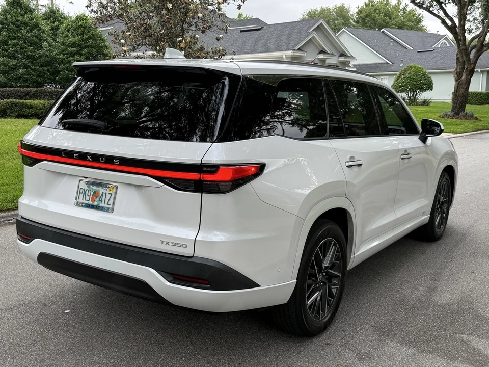 2024 Lexus - Image 5 of 31