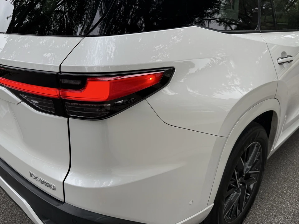 2024 Lexus - Image 12 of 31