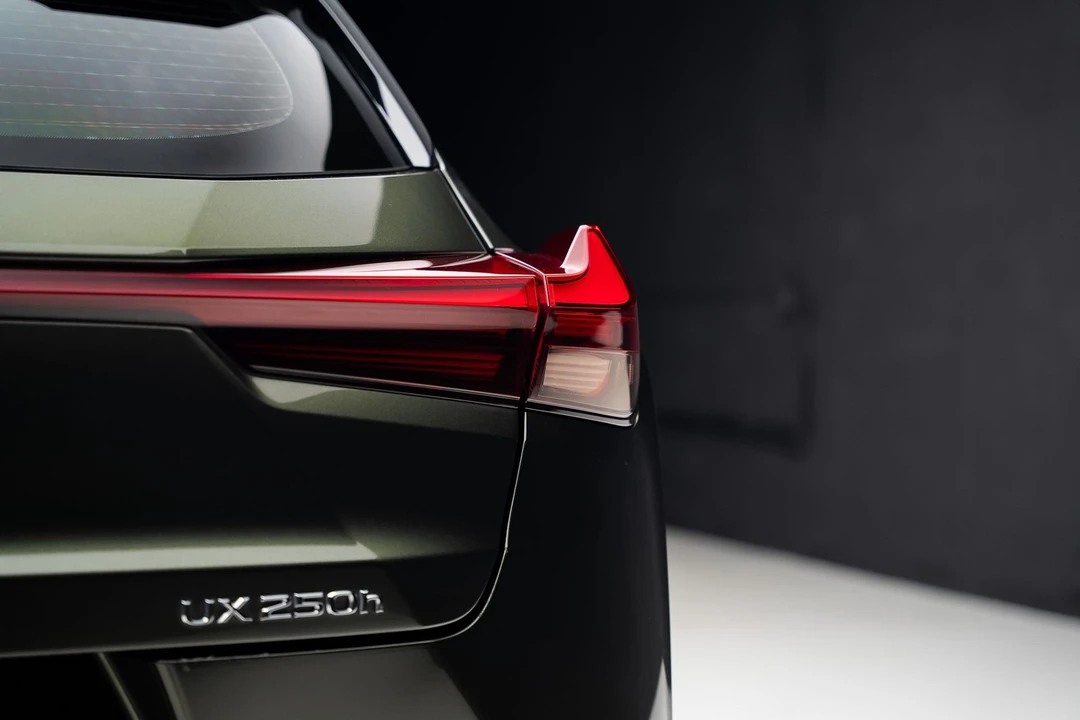 2024 Lexus - Image 28 of 31