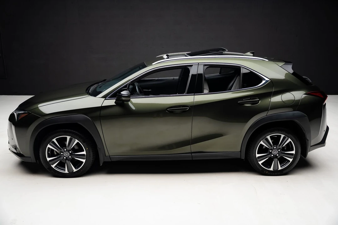 2024 Lexus - Image 16 of 31
