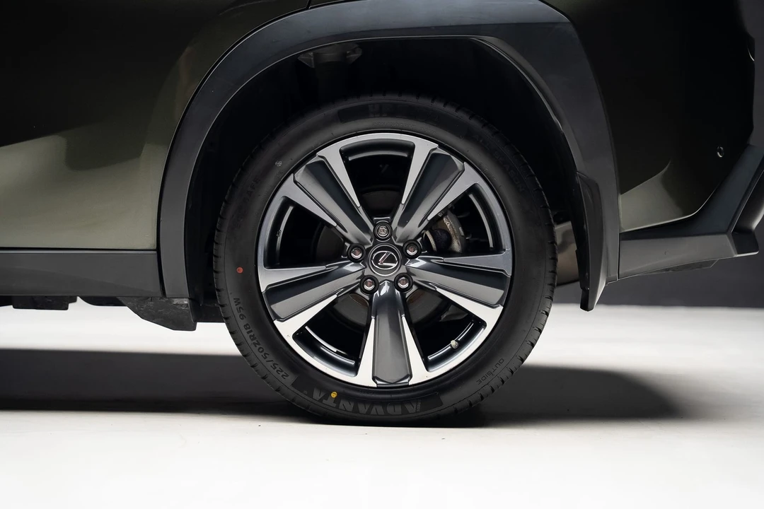 2024 Lexus - Image 21 of 31