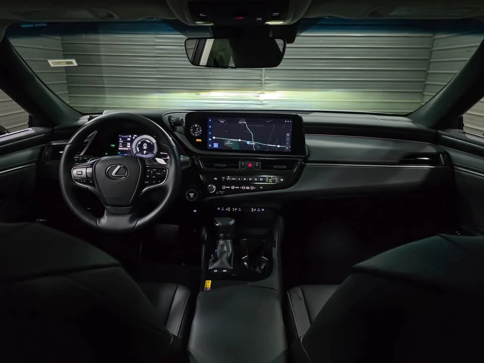 2024 Lexus ES 7th Gen - Image 8 of 17
