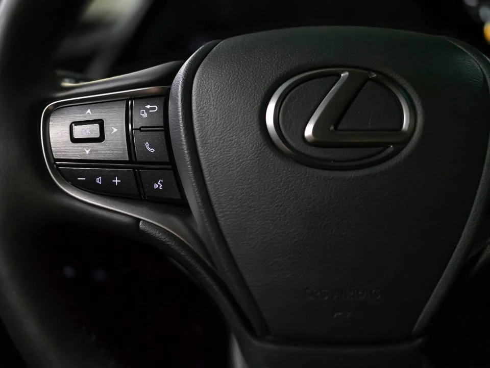 2024 Lexus ES 7th Gen - Image 16 of 17