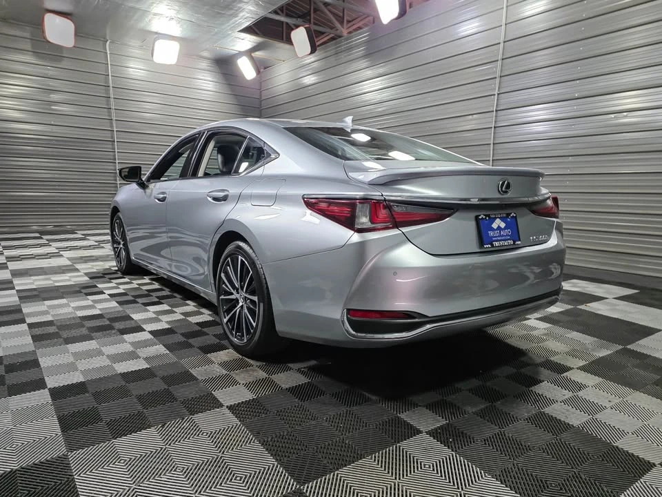 2024 Lexus ES 7th Gen - Image 4 of 17