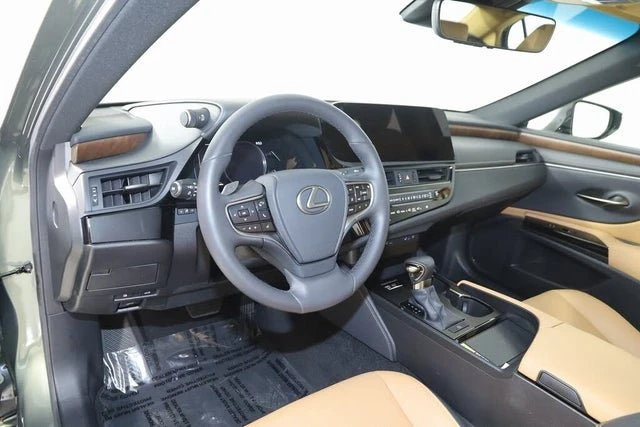 2024 Lexus ES 7th Gen - Image 12 of 20