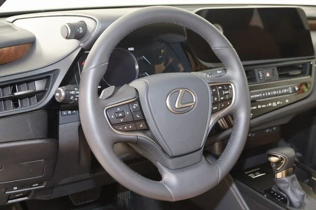 2024 Lexus ES 7th Gen - Image 6 of 20
