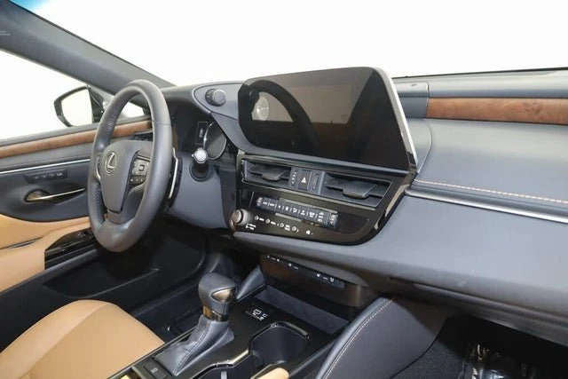 2024 Lexus ES 7th Gen - Image 14 of 20