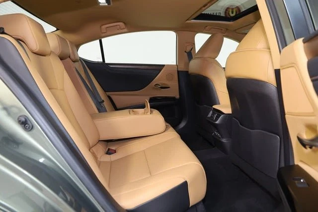 2024 Lexus ES 7th Gen - Image 11 of 20