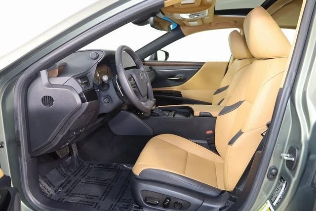 2024 Lexus ES 7th Gen - Image 9 of 20
