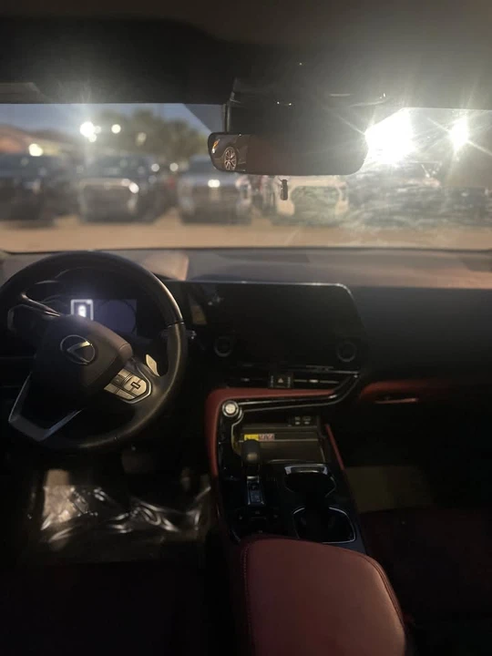 2024 Lexus ES 7th Gen - Image 10 of 15