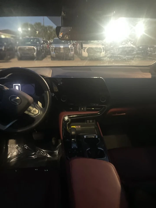 2024 Lexus ES 7th Gen - Image 11 of 15
