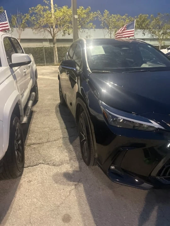 2024 Lexus ES 7th Gen - Image 4 of 15