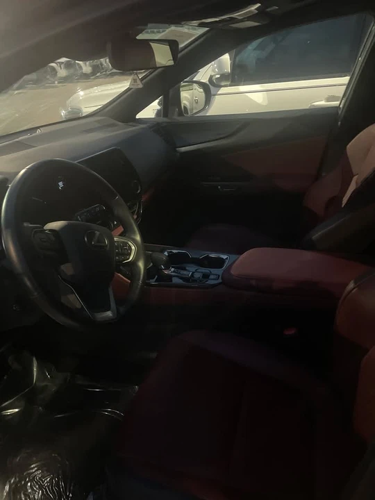 2024 Lexus ES 7th Gen - Image 9 of 15