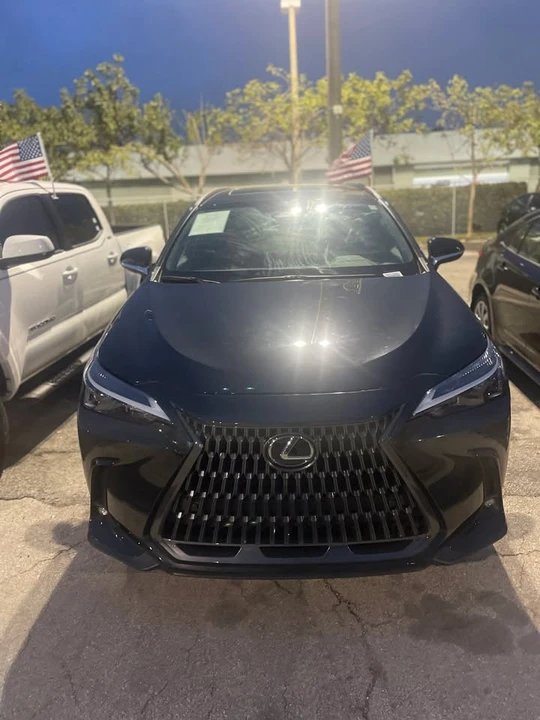 2024 Lexus ES 7th Gen - Image 2 of 15