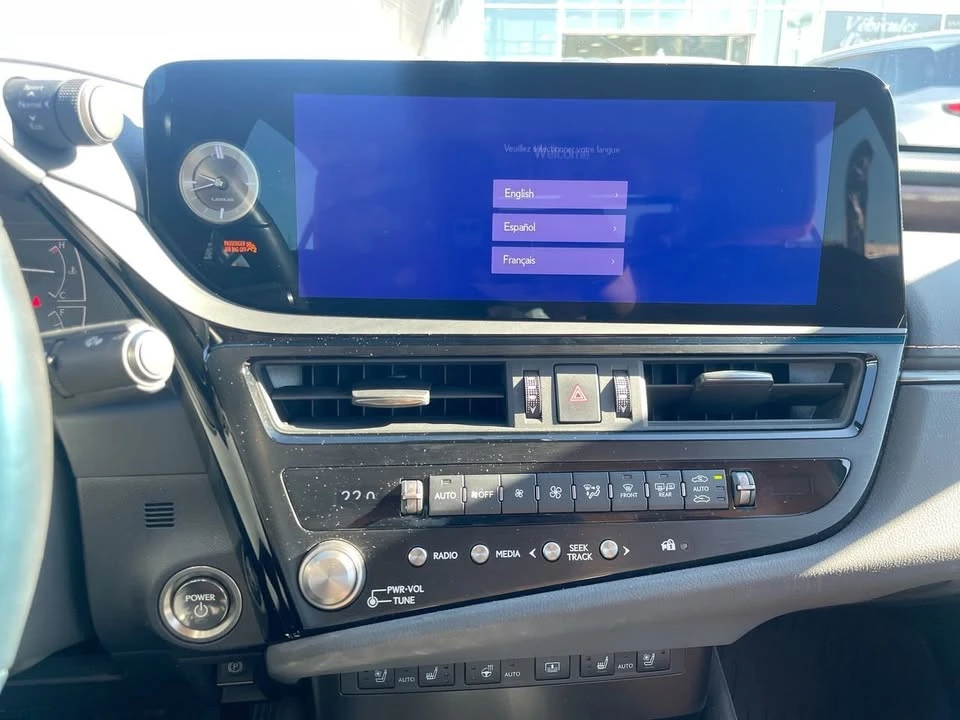 2024 Lexus ES 7th Gen - Image 13 of 20