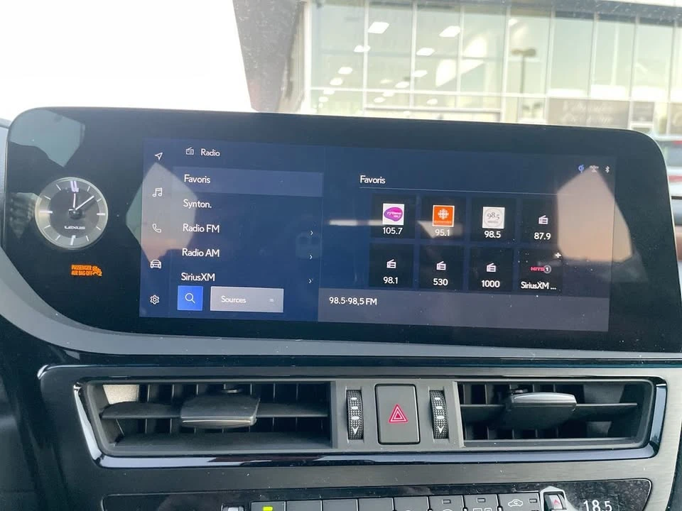 2024 Lexus ES 7th Gen - Image 8 of 20