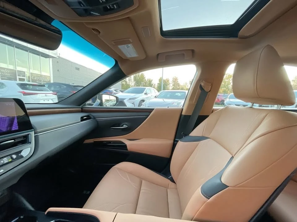 2024 Lexus ES 7th Gen - Image 17 of 20