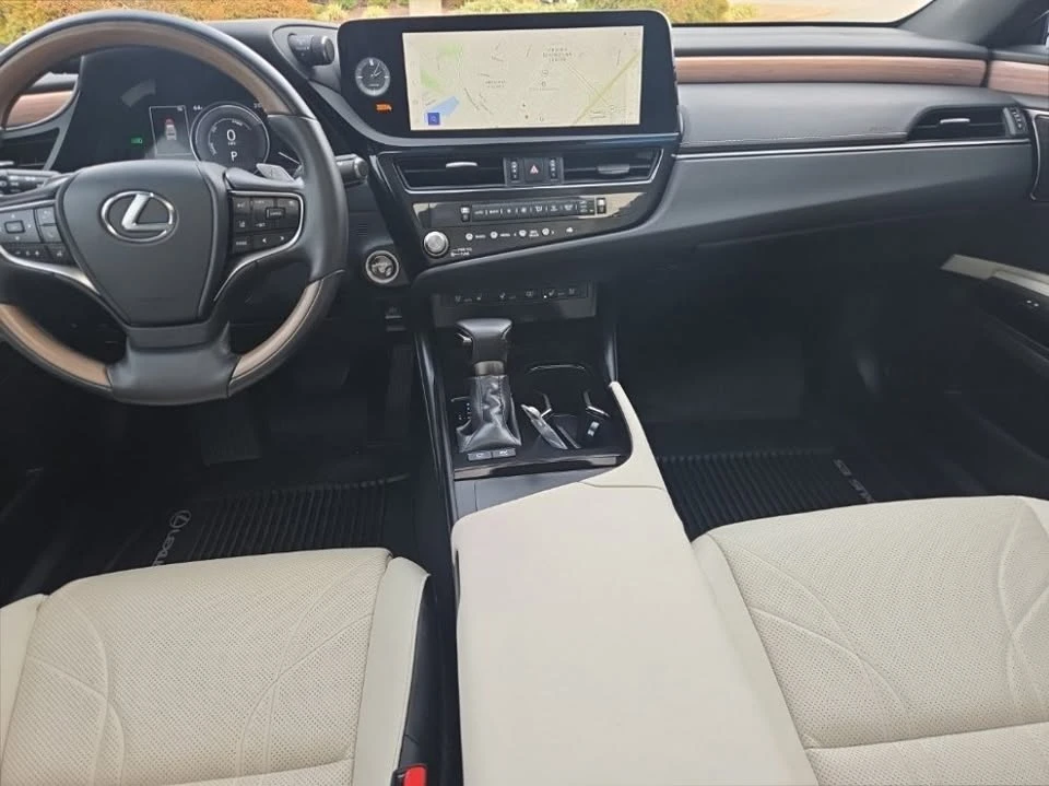 2024 Lexus ES 7th Gen - Image 11 of 20