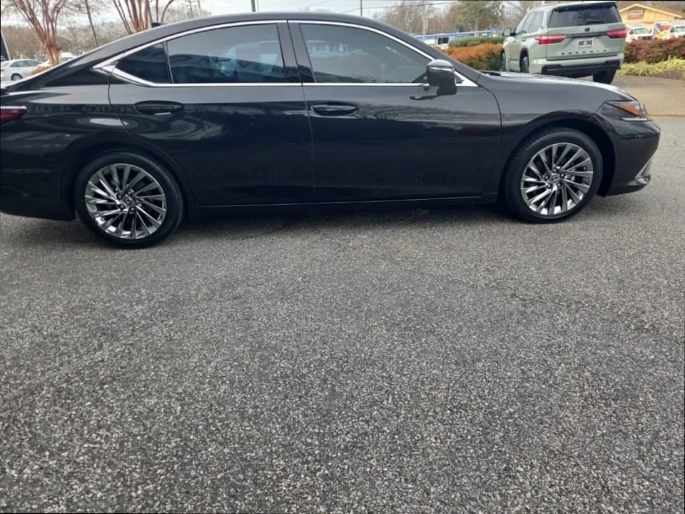 2024 Lexus ES 7th Gen - Image 3 of 20