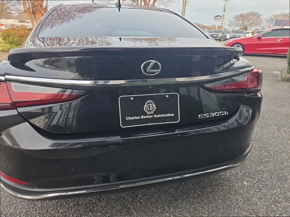 2024 Lexus ES 7th Gen - Image 17 of 20