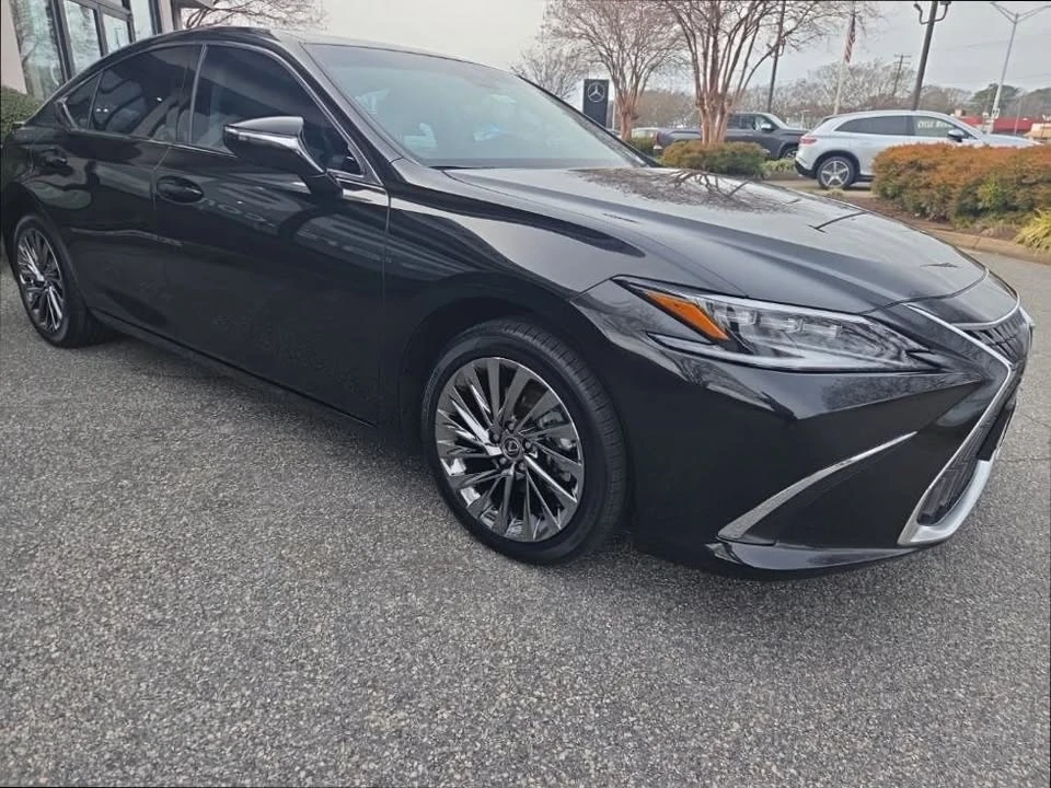 2024 Lexus ES 7th Gen - Image 2 of 20