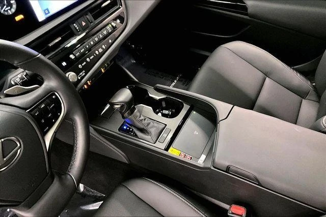 2024 Lexus ES 7th Gen - Image 16 of 20