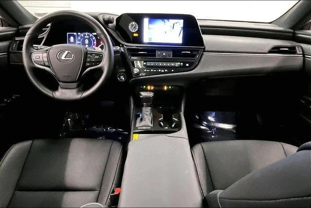 2024 Lexus ES 7th Gen - Image 17 of 20