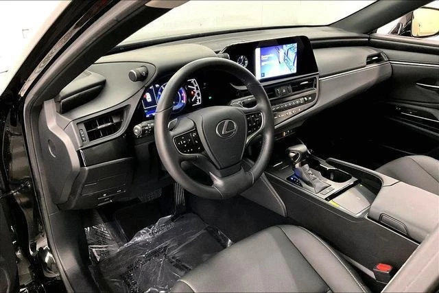 2024 Lexus ES 7th Gen - Image 15 of 20