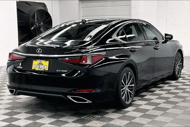 2024 Lexus ES 7th Gen - Image 12 of 20
