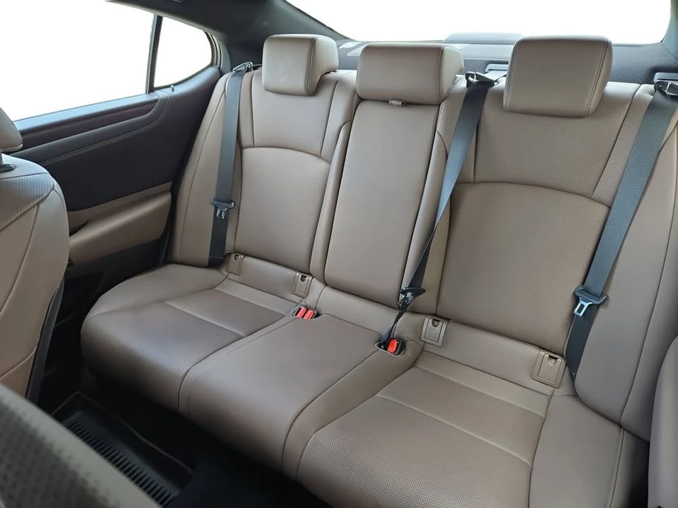 2024 Lexus ES 7th Gen - Image 13 of 15