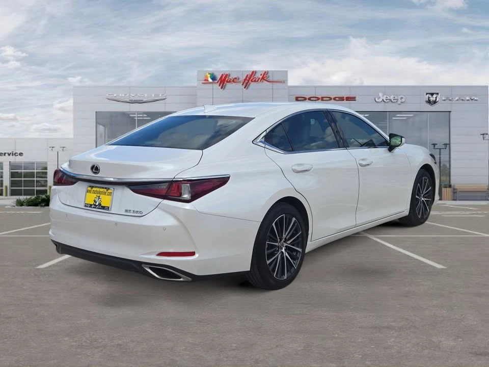 2024 Lexus ES 7th Gen - Image 5 of 15