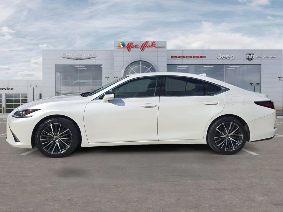 2024 Lexus ES 7th Gen - Image 2 of 15