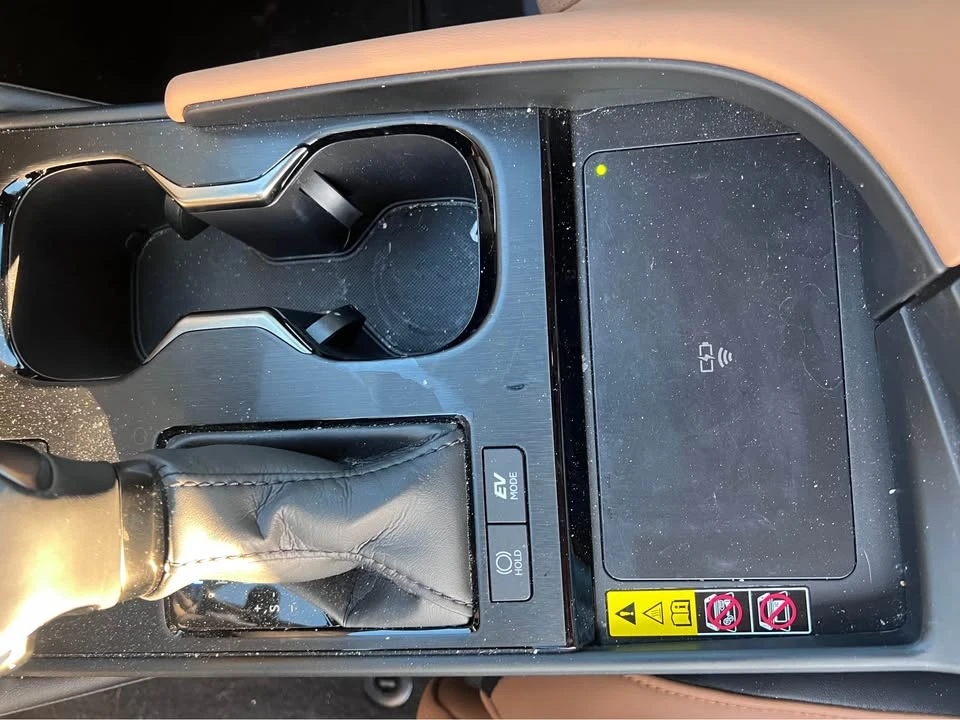 2024 Lexus ES 7th Gen - Image 10 of 15