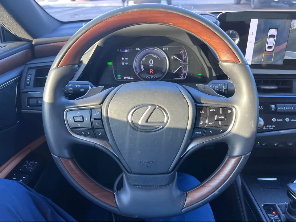 2024 Lexus ES 7th Gen - Image 13 of 15