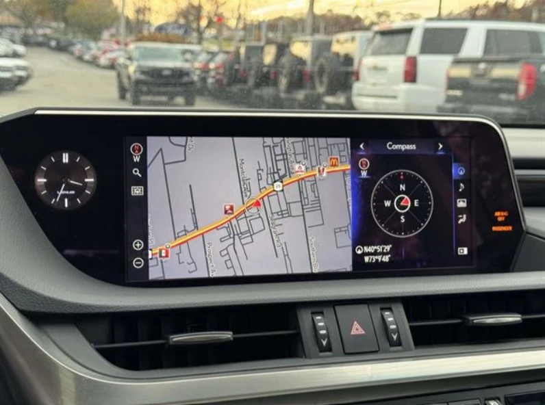 2024 Lexus ES 7th Gen - Image 3 of 18