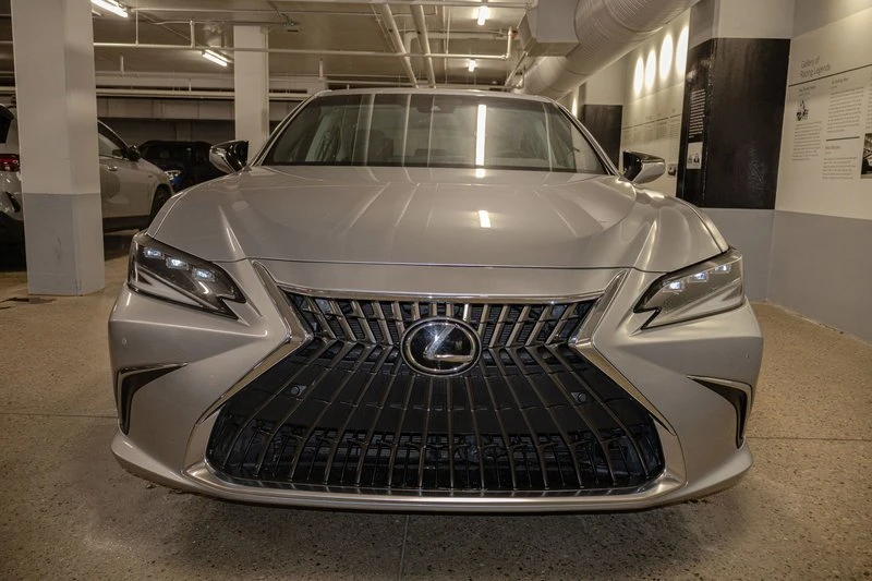 2024 Lexus ES 7th Gen - Image 2 of 20