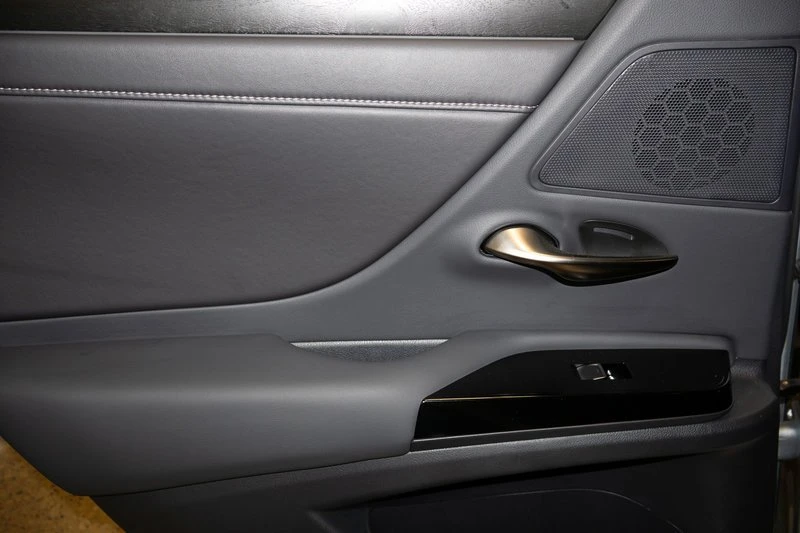 2024 Lexus ES 7th Gen - Image 13 of 20