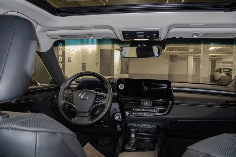 2024 Lexus ES 7th Gen - Image 15 of 20