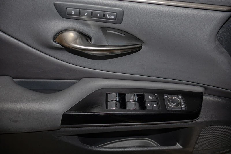 2024 Lexus ES 7th Gen - Image 4 of 20