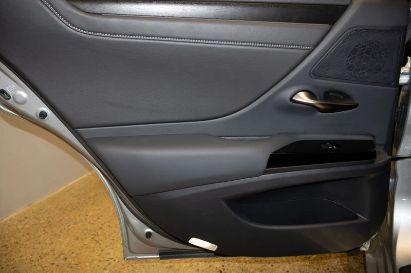 2024 Lexus ES 7th Gen - Image 14 of 20
