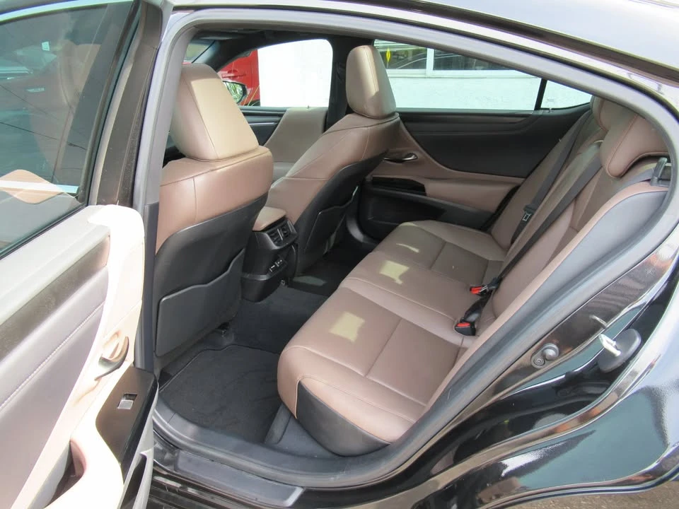 2024 Lexus ES 7th Gen - Image 4 of 8