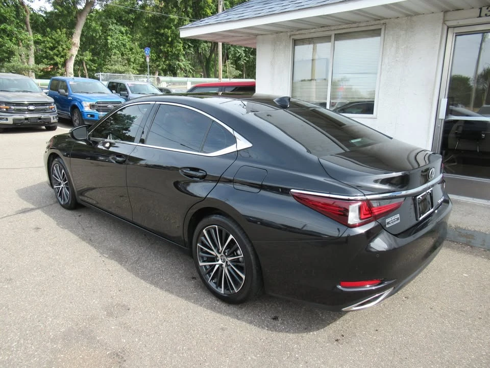 2024 Lexus ES 7th Gen - Image 2 of 8