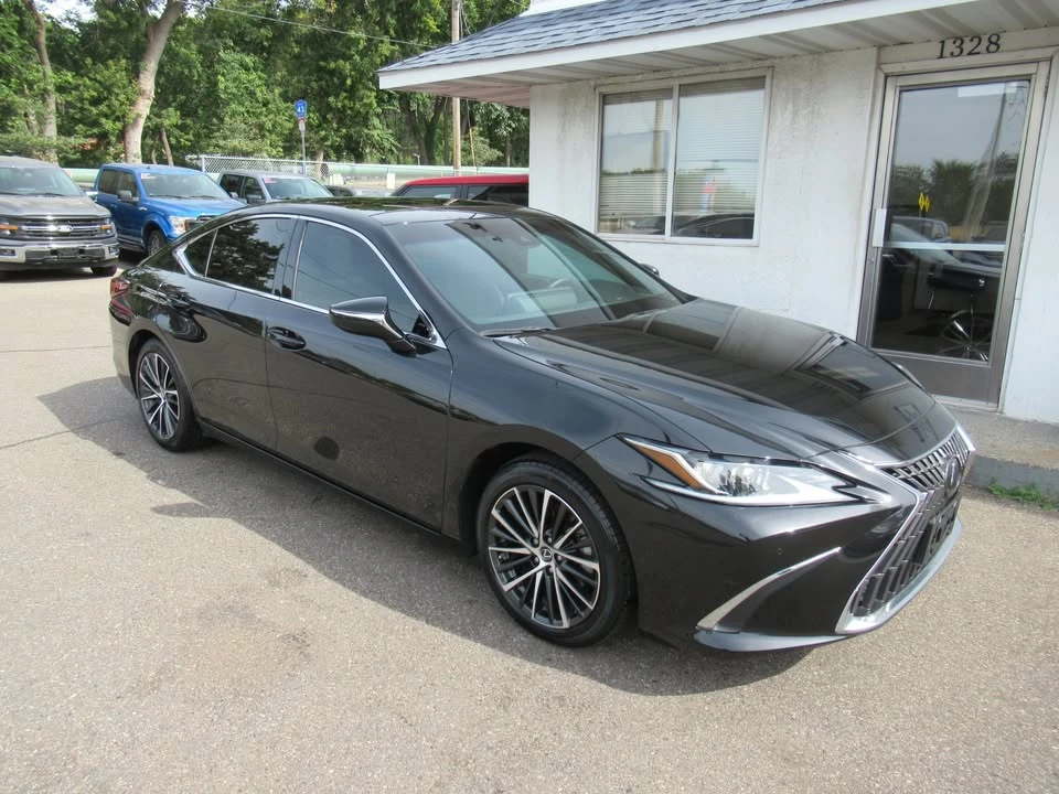 2024 Lexus ES 7th Gen - Image 8 of 8