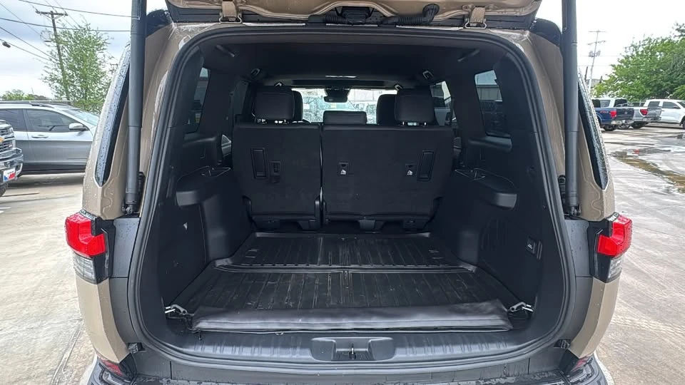 2024 Lexus GX 3rd Gen - Image 11 of 12
