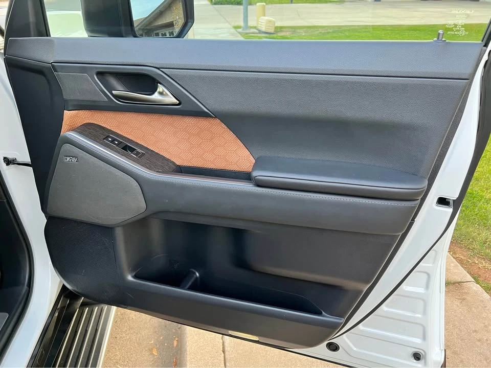 2024 Lexus GX 3rd Gen - Image 16 of 18