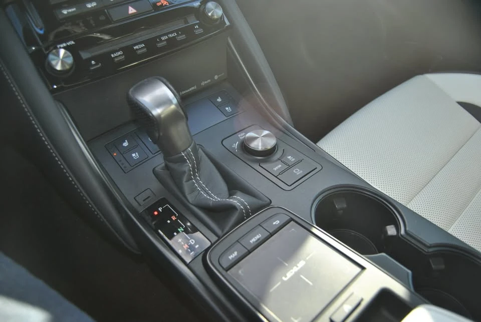 2024 Lexus IS 3rd Gen - Image 18 of 20