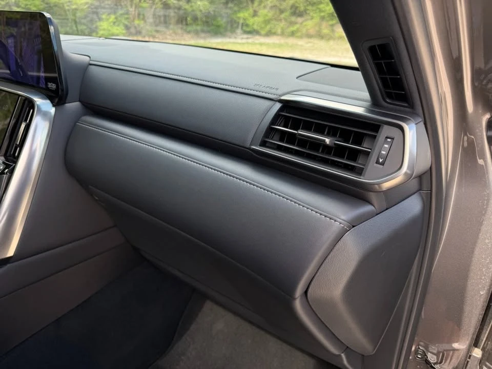 2024 Lexus LX 4th Gen - Image 17 of 20
